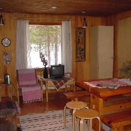Holiday Kuukkeli Юлляс